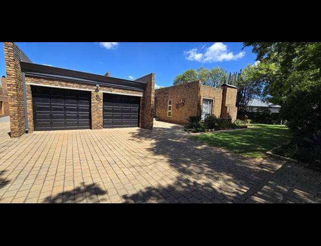 3 BEDROOM HOUSE FOR SALE IN BRACKENHURST